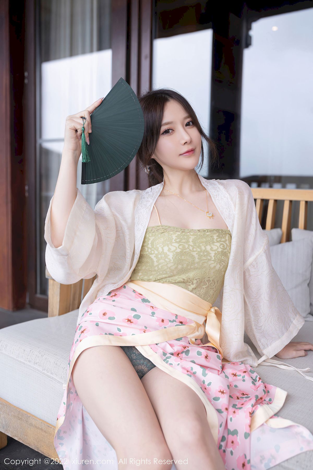 [秀人XiuRen] No.5130 模特鱼子酱Fish - 古装服饰+修长美腿云南旅拍-御萝部落