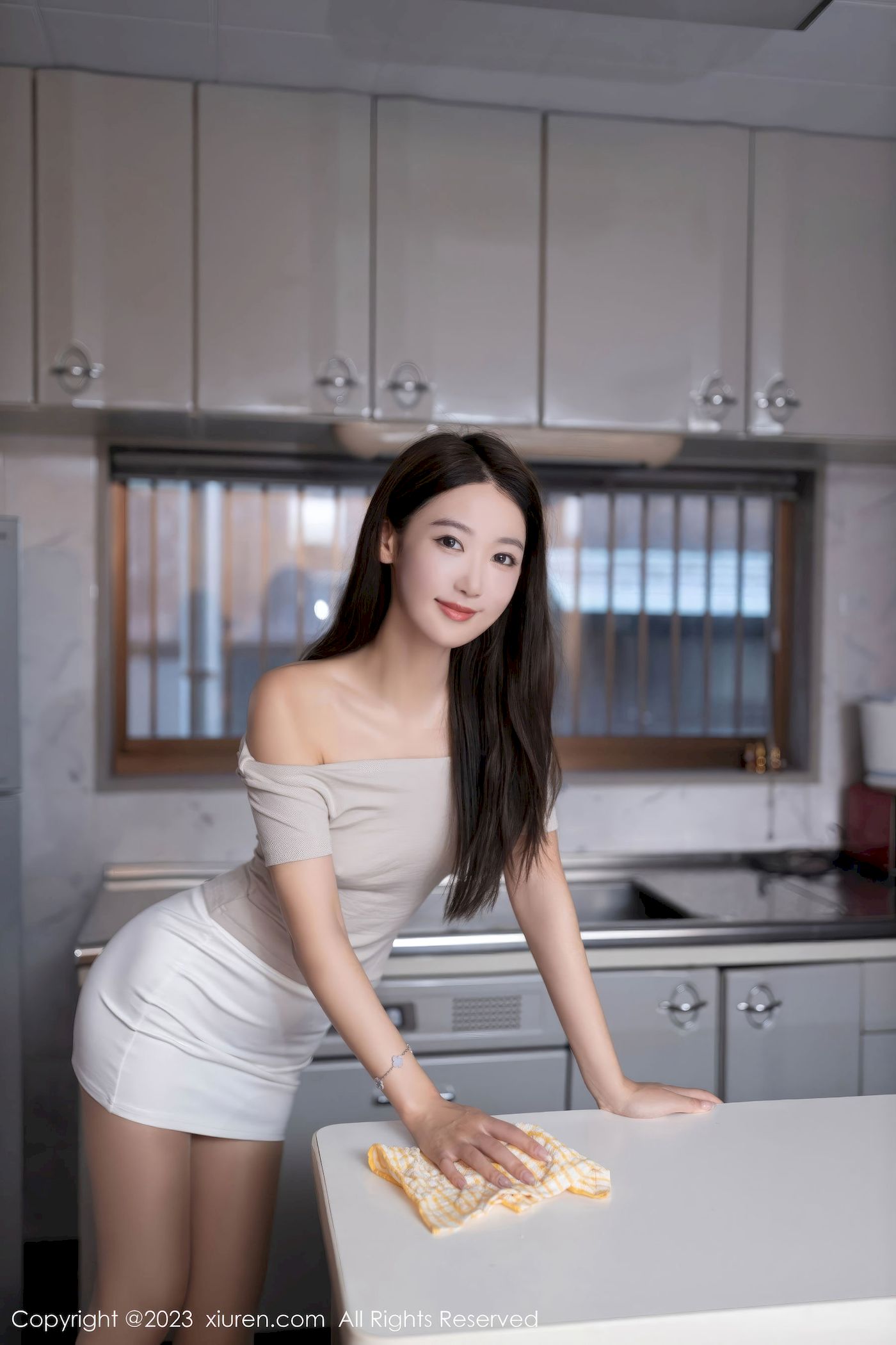 唐安琪 - 浅灰上衣+灰色短裙日本旅拍