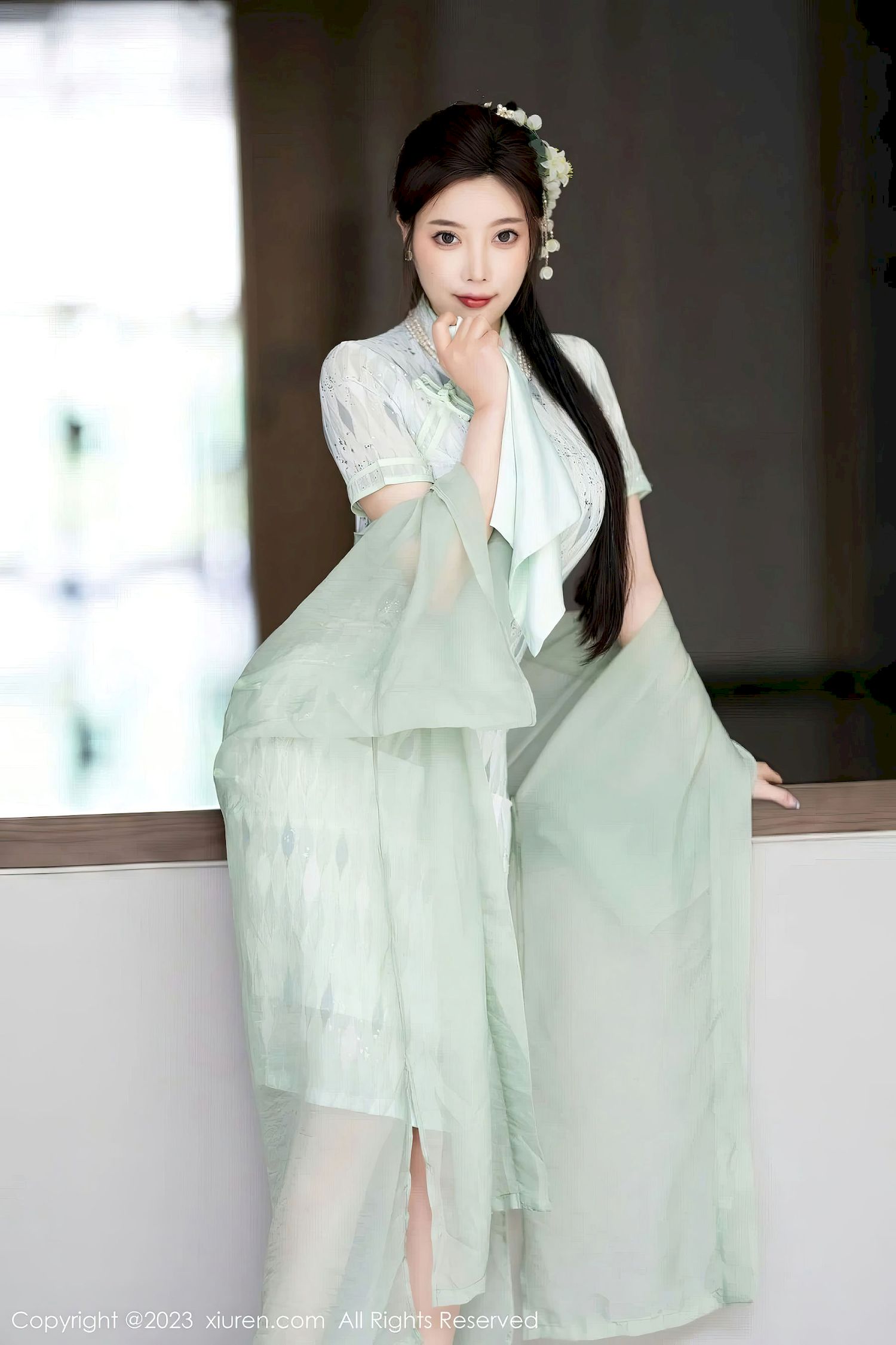 杨晨晨Yome - 淡绿旗袍+原丝美腿写真