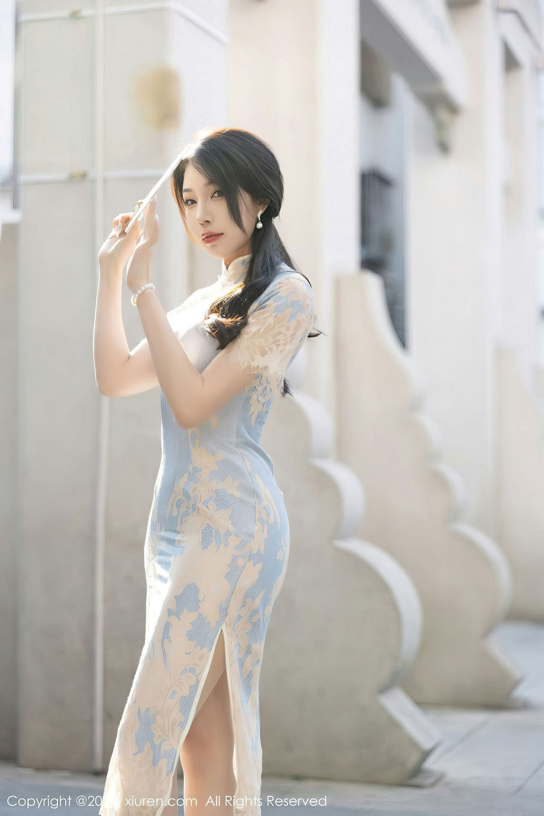 徐莉芝Booty - 浅色旗袍+诱人丝袜海南岛旅拍