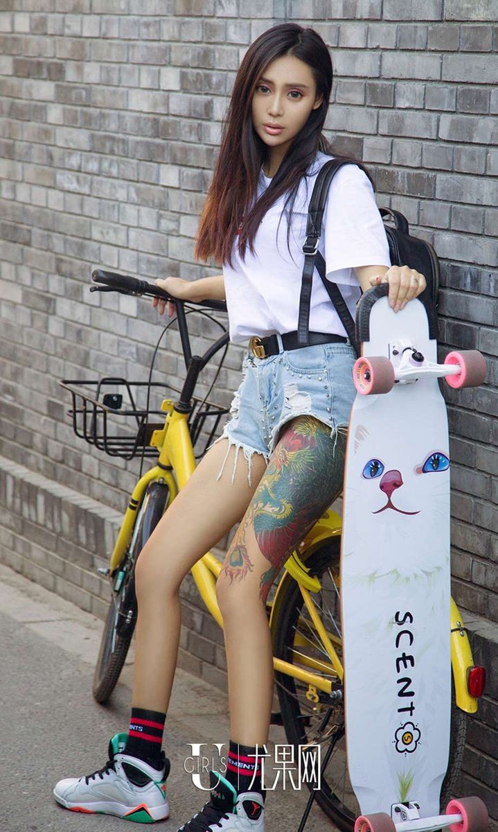 尤果网运动女神尤菲儿美式橄榄球酷劲儿火热撩人美图