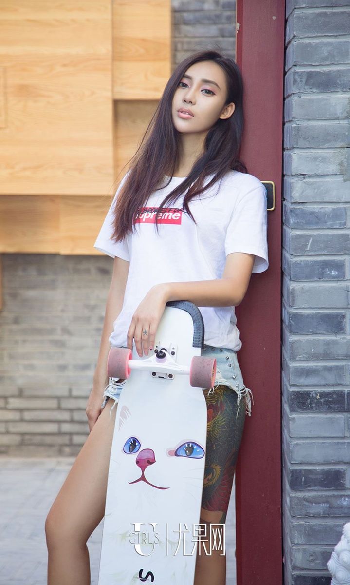 尤果网运动女神尤菲儿美式橄榄球酷劲儿火热撩人美图